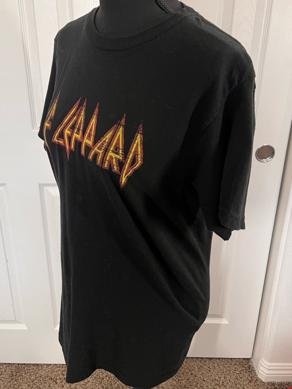 Def Leppard Black Band Graphic Tee Size Medium - Picture 2 of 6